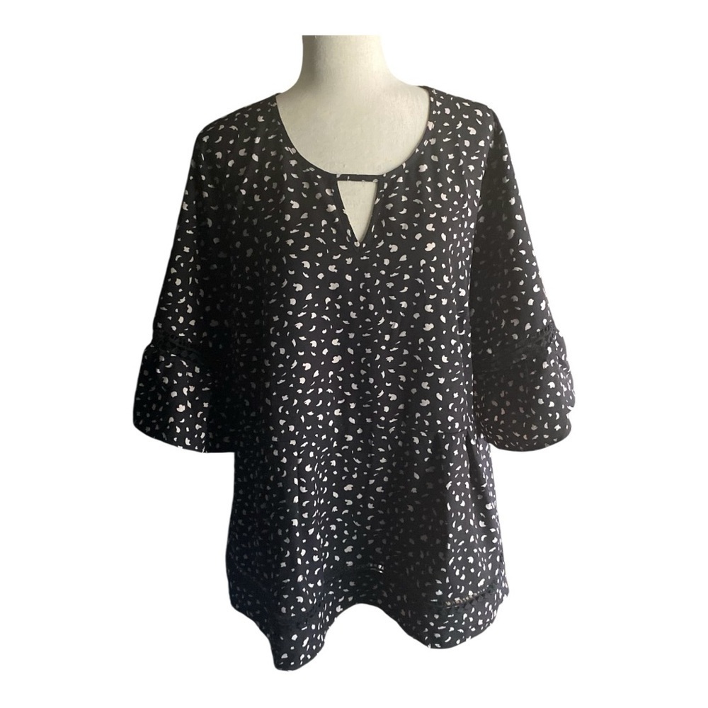 NWT-BLOOMCHIC-WOMENS SIZE 18-BELL SLEEVE TOP-BLACK AND LIGHT PINK